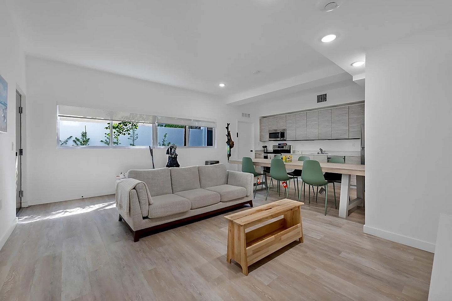  Furnished Ensuite In Shared 5 Bed 3 Bath  -  Relaxing & Quiet House nearby Calle Ocho Plaza Apartment  - Gallery -  10