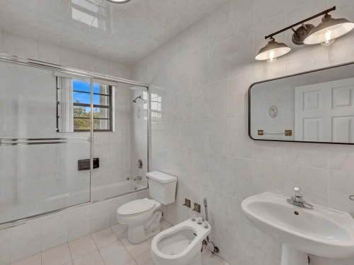 Huge House Half a Block from New Park & Beach