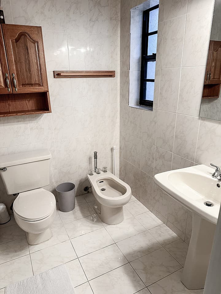 Private Large Bedroom With Private Bathroom And 2 Closets - 26