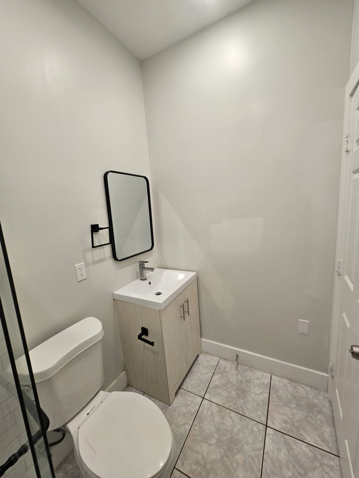Private Bedroom With New Private Full Bathroom - 17