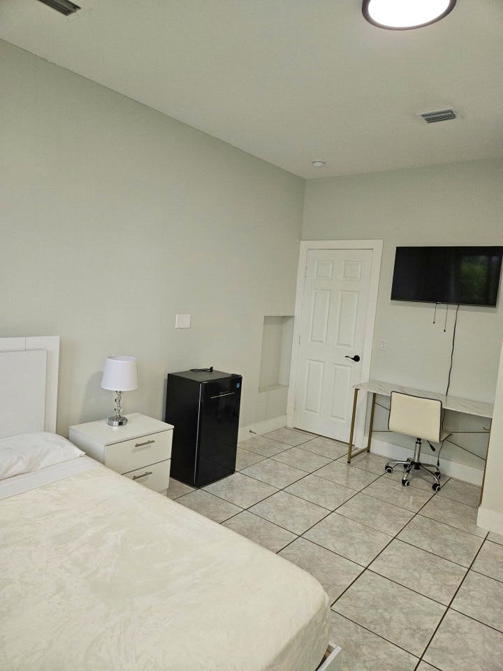 Private Bedroom With New Private Full Bathroom - 25