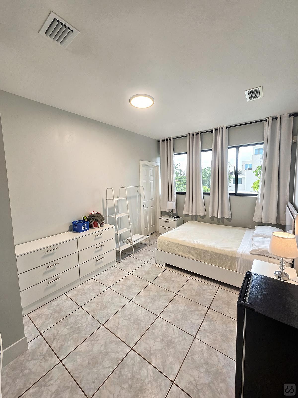 Private Bedroom With New Private Full Bathroom - 5