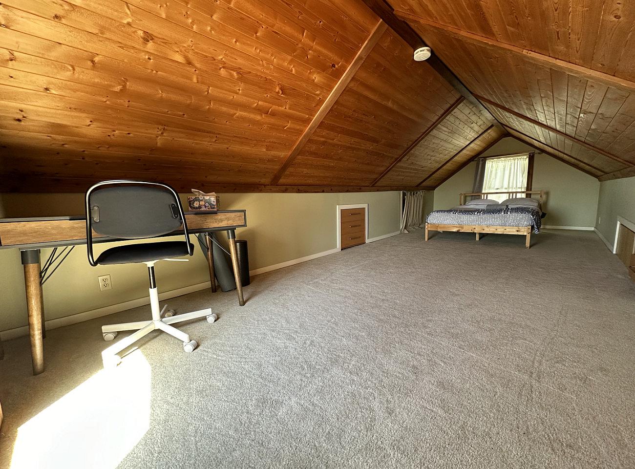 Private Bedroom 1 - Cozy Home in a Quiet Neighborhood near Merced Heights Playground House - Gallery - 3