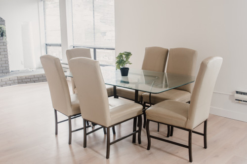 Spacious Bedroom w/ relaxing view which 0.5 Miles from Arborlynn Park