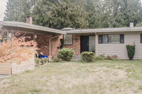 Spacious Bedroom w/ relaxing view which 0.5 Miles from Arborlynn Park