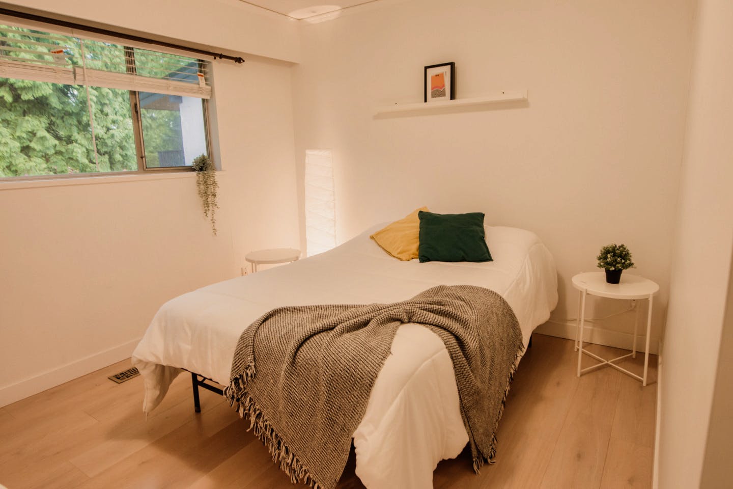  Master Bedroom  -  Spacious Bedroom w/ relaxing view which 0.5 Miles from Arborlynn Park  - Gallery -  13