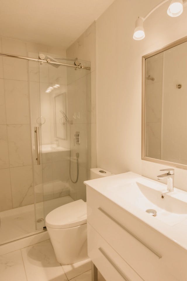  Master Bedroom  -  Spacious Bedroom w/ relaxing view which 0.5 Miles from Arborlynn Park  - Gallery -  3