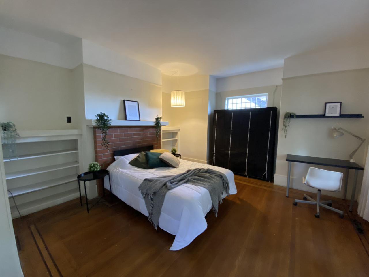 Standard Room - Spacious Bedroom w/ relaxing view which 0.5 Miles from Arborlynn Park - Gallery - 5