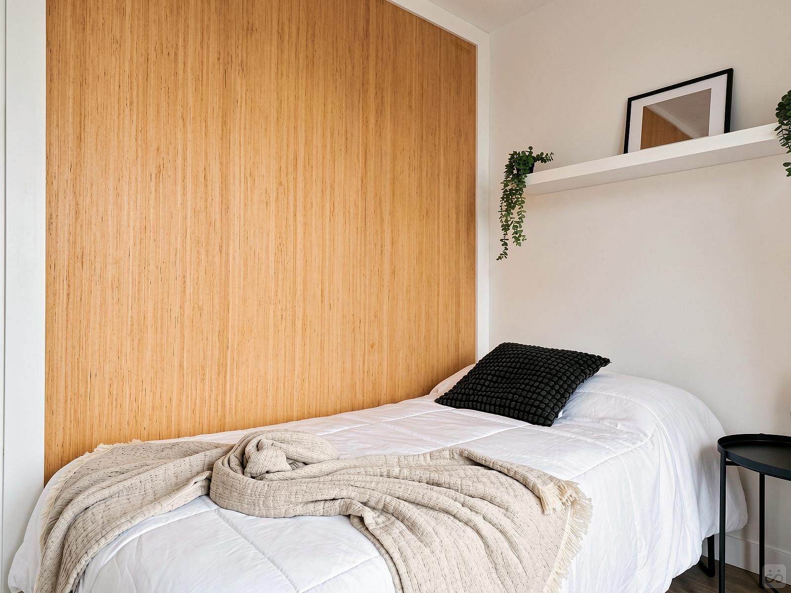 Flex Room - Stunning Bright Apt. w/ Amazing View 5 minutes walk to Pigeon Park Apartment - Gallery - 8