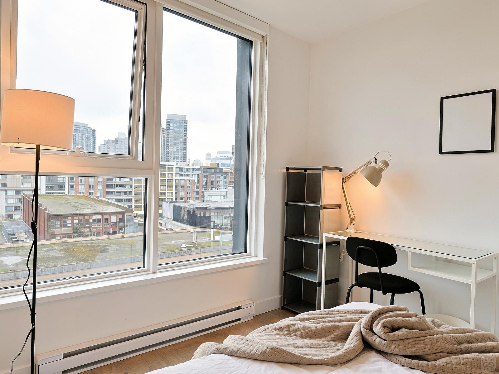 Flex Room - Stunning Bright Apt. w/ Amazing View 5 minutes walk to Pigeon Park Apartment - Gallery - 6
