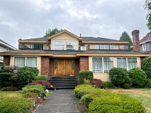 Vibrant Co-Living Community House one a Mile Away from Oakridge Centre Mall