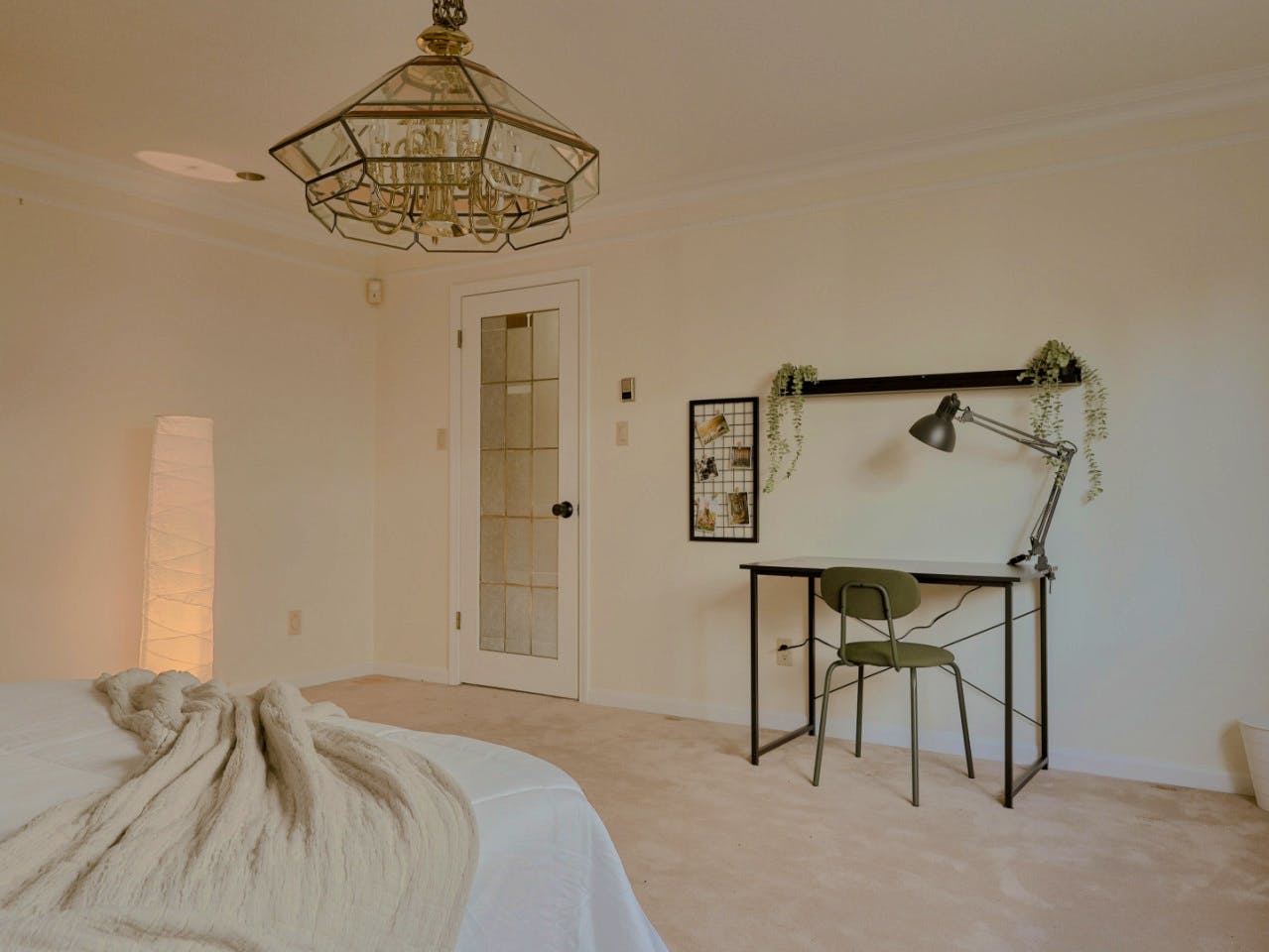  Standard Room  -  Vibrant Co-Living Community House one a Mile Away from Oakridge Centre Mall  - Gallery -  6