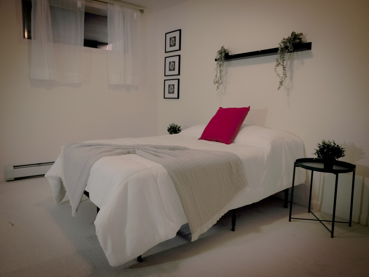 Standard Room - Vibrant Co-Living Community one a Mile Away from Oakridge Centre Mall House - Gallery - 11