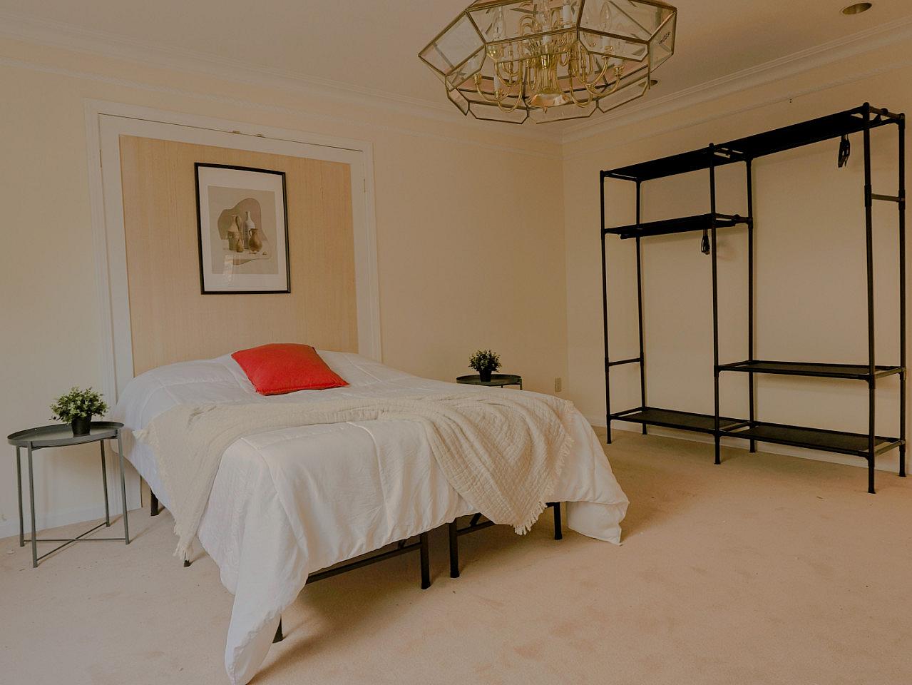 Standard Room - Vibrant Co-Living Community one a Mile Away from Oakridge Centre Mall House - Gallery - 28