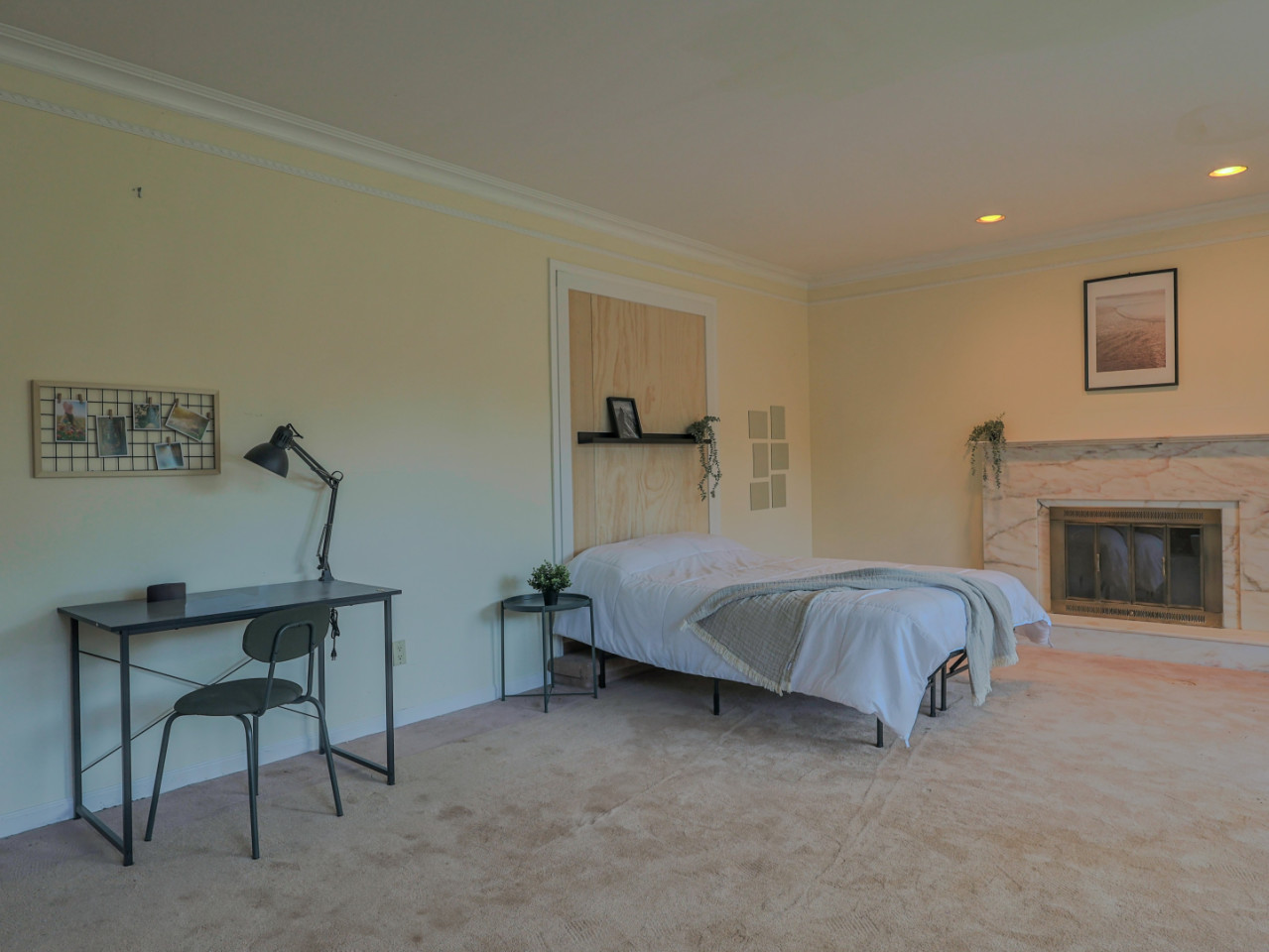 Flex Room - Vibrant Co-Living Community one a Mile Away from Oakridge Centre Mall House - Gallery - 9
