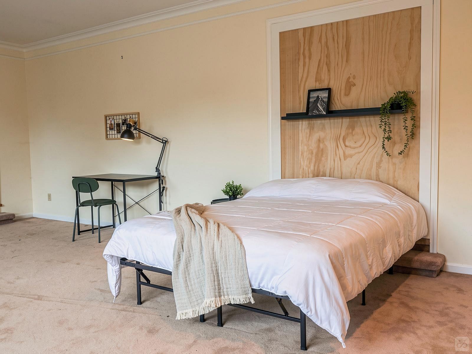 Flex Room - Vibrant Co-Living Community House one a Mile Away from Oakridge Centre Mall - Gallery - 25