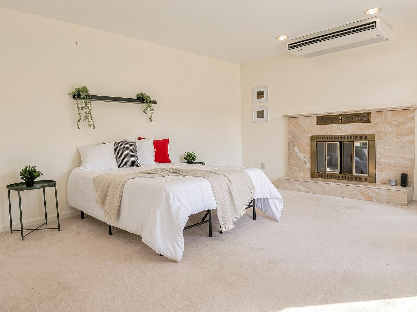 Flex Room - Vibrant Co-Living Community House one a Mile Away from Oakridge Centre Mall - Gallery - 29