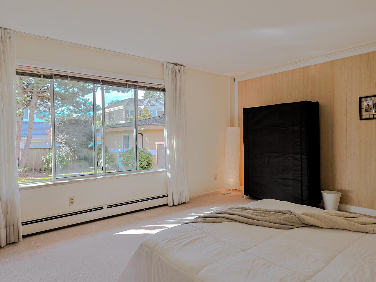 Flex Room - Vibrant Co-Living Community House one a Mile Away from Oakridge Centre Mall - Gallery - 24