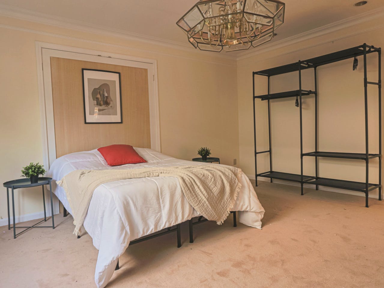  Allen  -  Vibrant Co-Living Community House one a Mile Away from Oakridge Centre Mall  - Gallery -  2