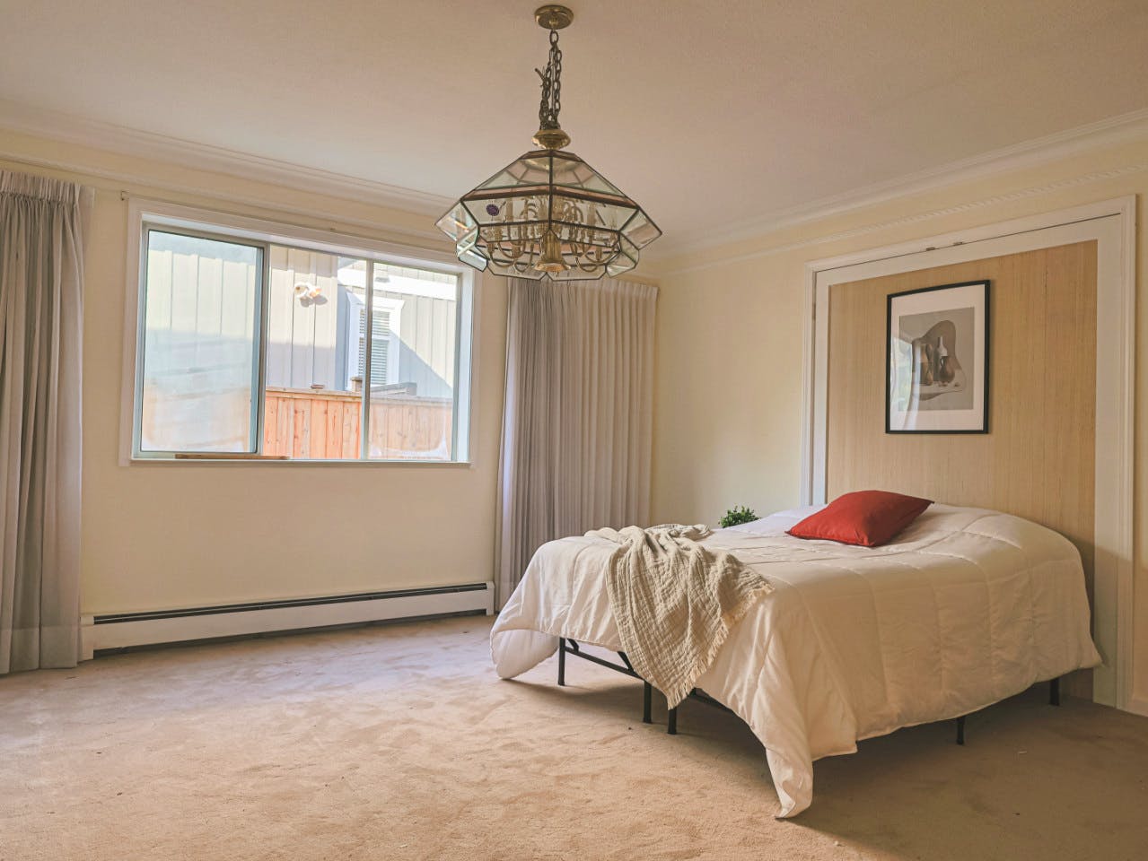 Allen - Vibrant Co-Living Community one a Mile Away from Oakridge Centre Mall House - Gallery - 1