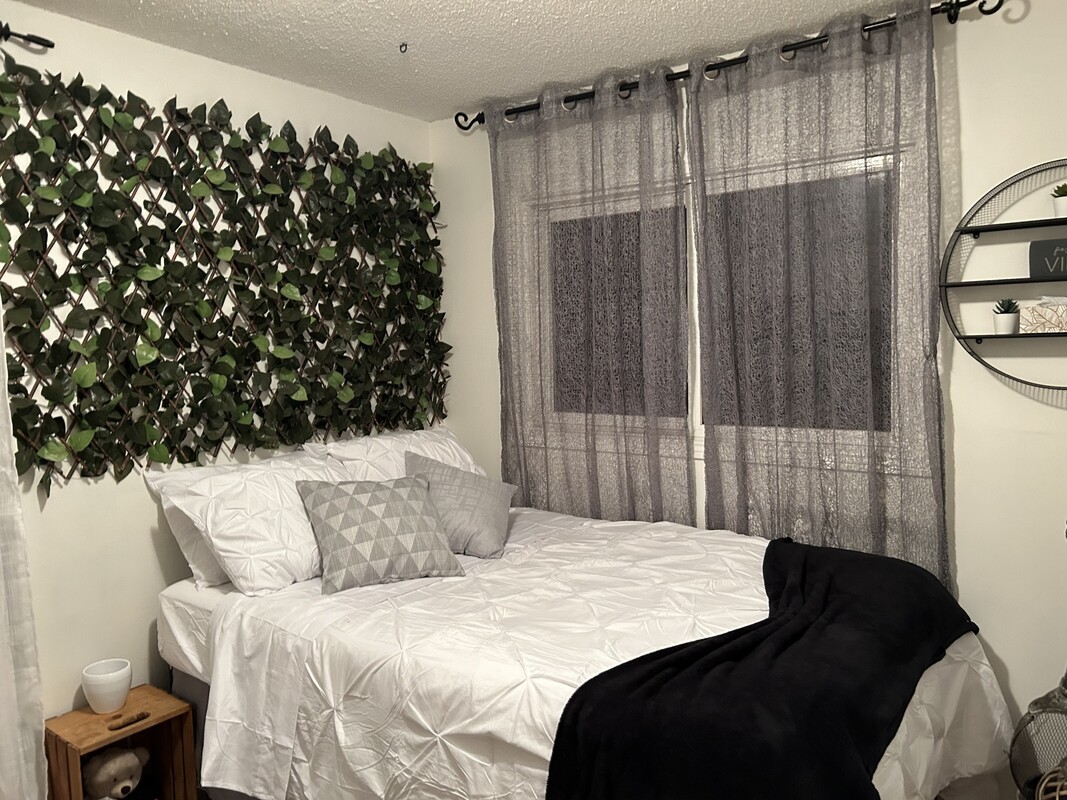 Cloud 9 Bedroom (Full Room) - 1