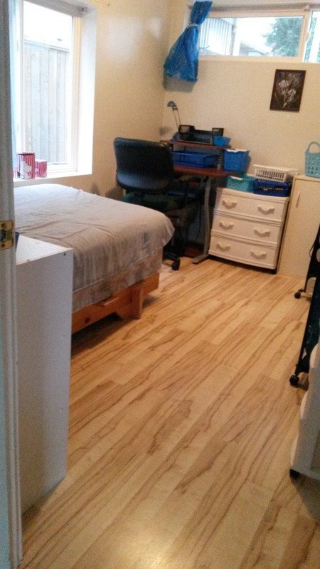  Small Room(Full Room)  -  ** Females only **clean & quiet  - Gallery -  1