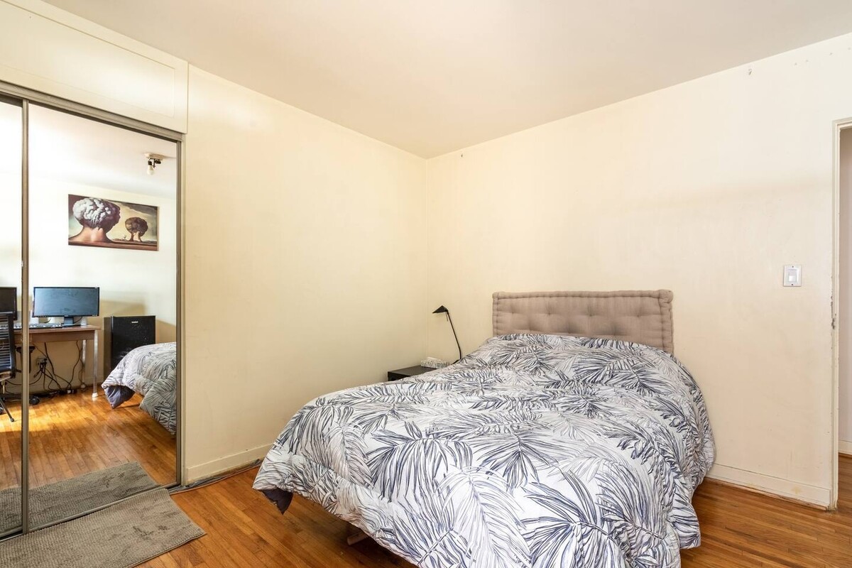  Spacious Private Room(Full Room)  -  Cozy Private Room - Great Location   - Gallery -  1