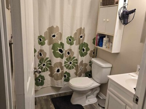 Female Student, Temp worker Welcome