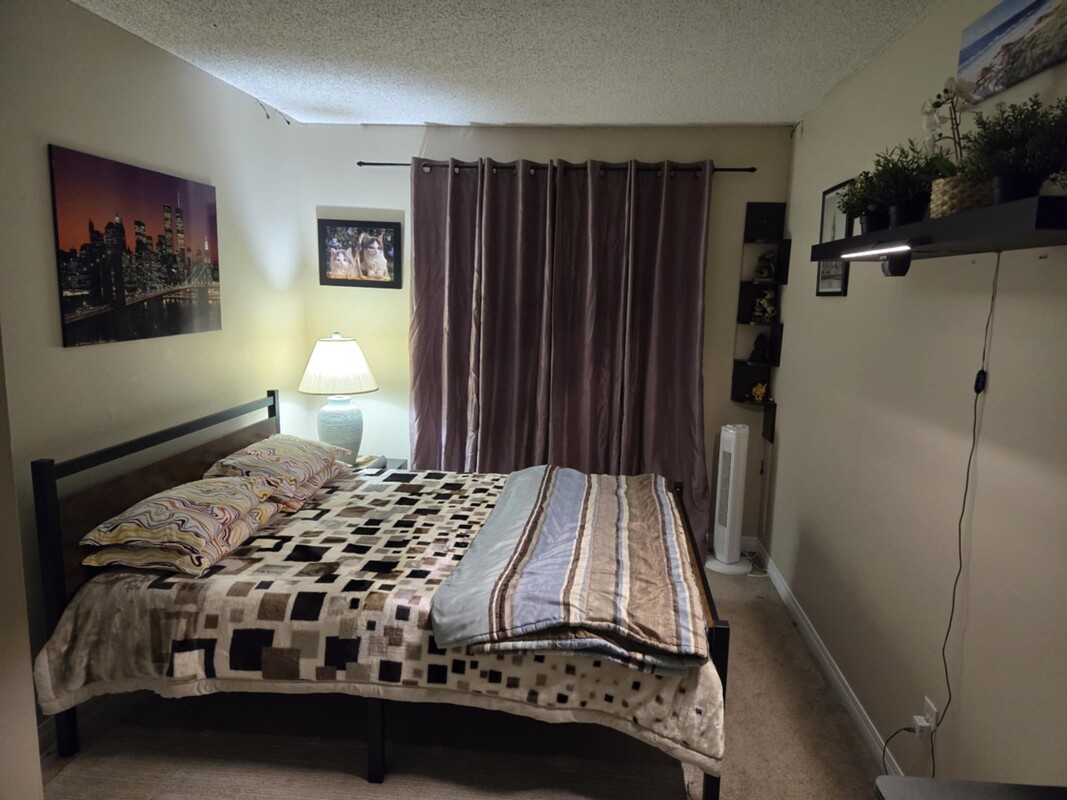  Memory Foam Bed(Full Room)  -  Female Student, Temp worker Welcome  - Gallery -  1