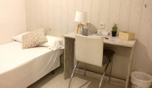 Comfortable single bedroom close to the city center of Granada