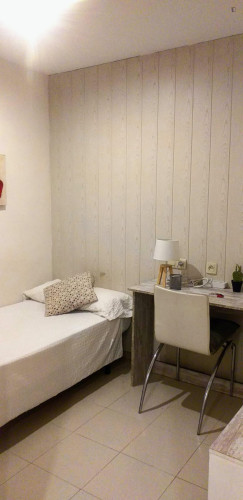 Comfortable single bedroom close to the city center of Granada