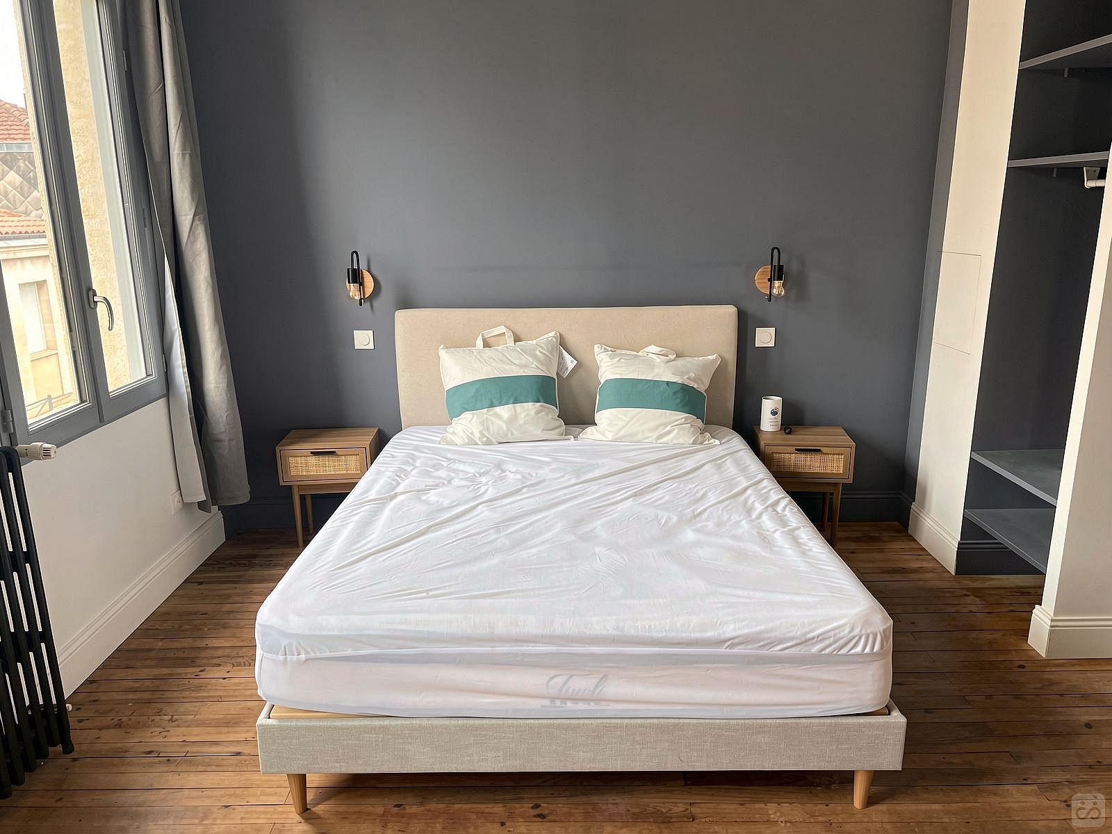 Large Room With Private Bathroom - 3