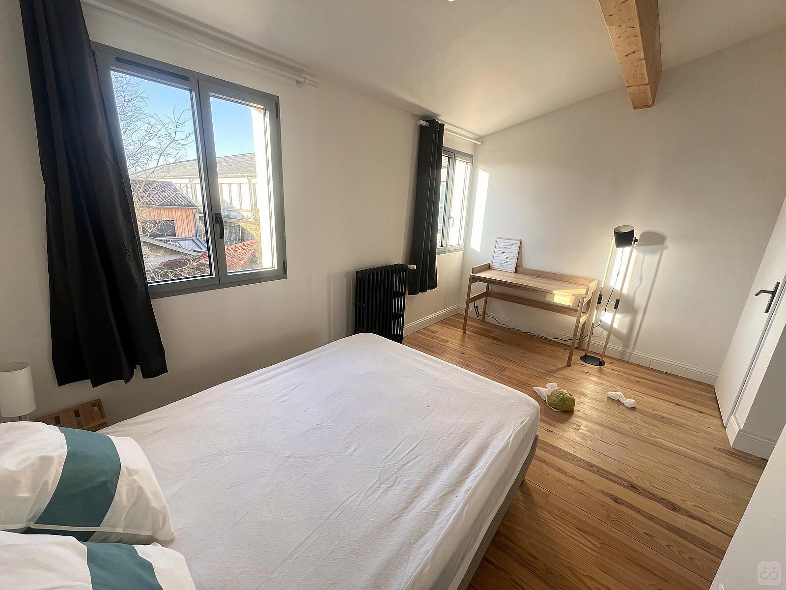 Large Room With Private Bathroom - 10