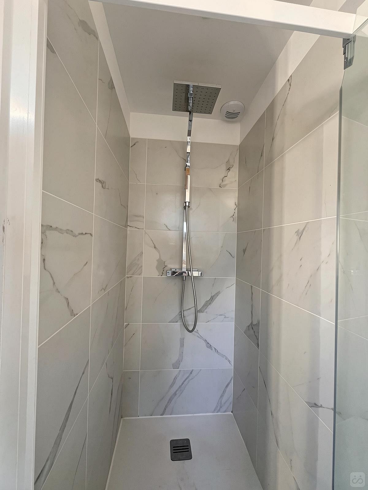 Large Room With Private Bathroom - 1