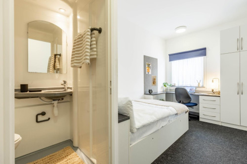 Russell View - Gallery - 16