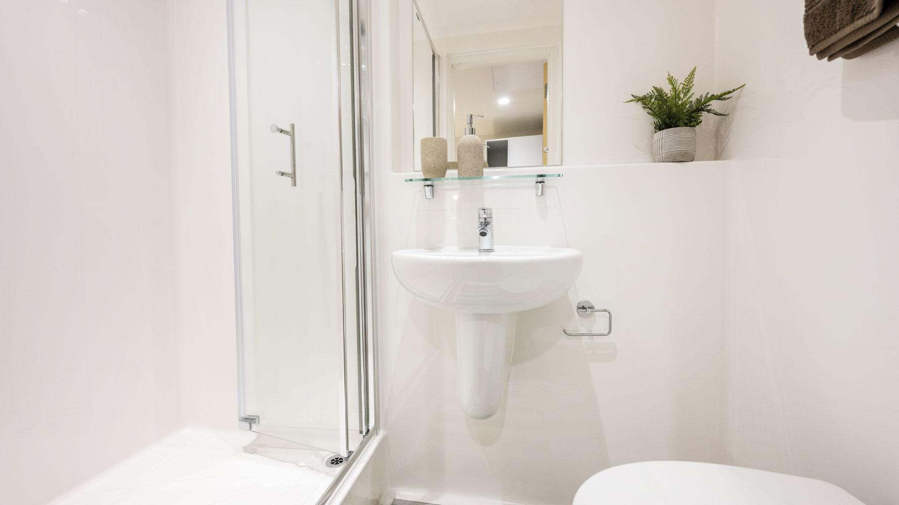  Classic Plus En-Suite  -  Raffles Hall  - Gallery -  4