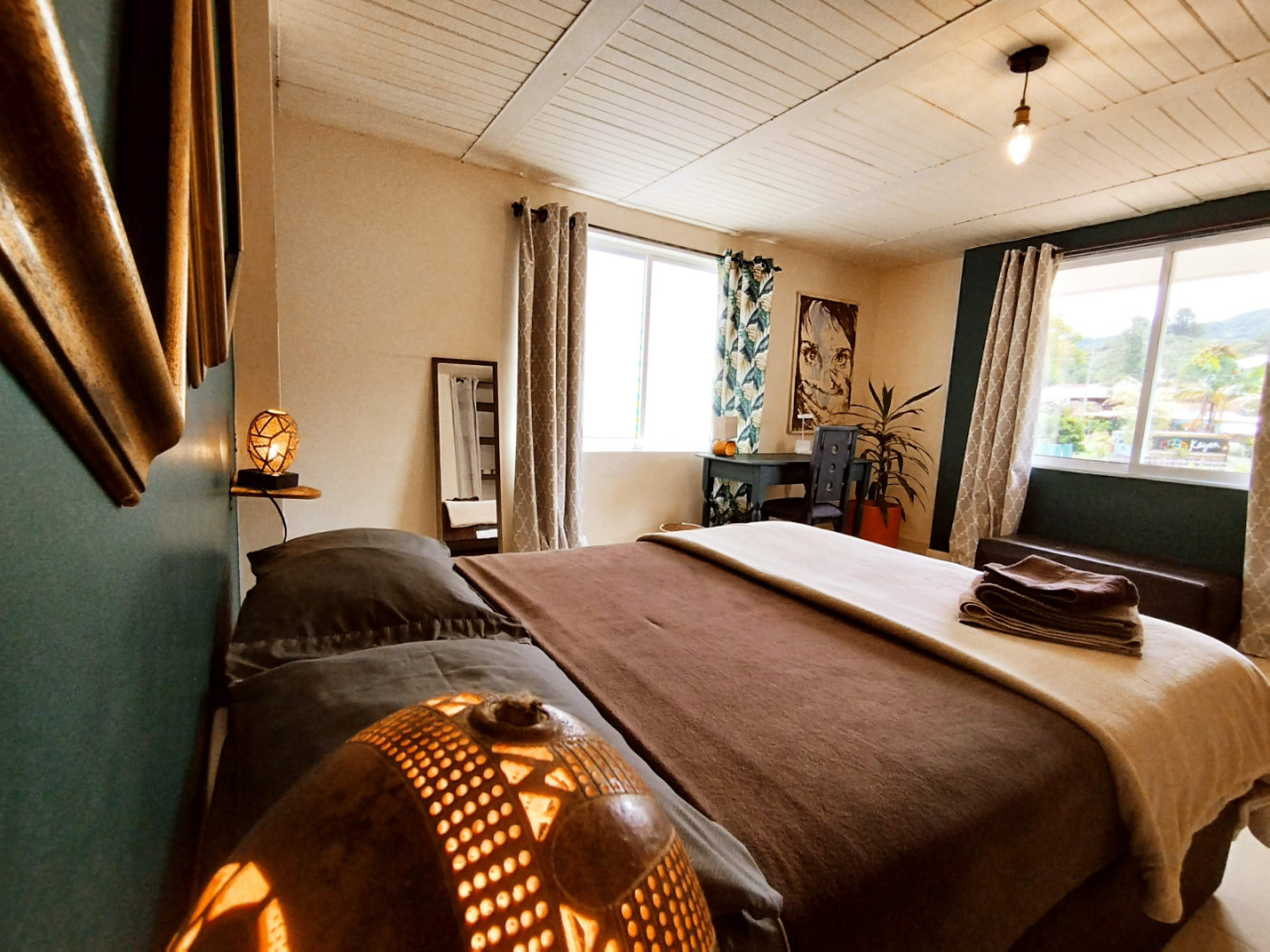 Large Private Room With Balcony - Charming home w/ an inspiring workspace surrounded by nature and community. - Gallery - 6