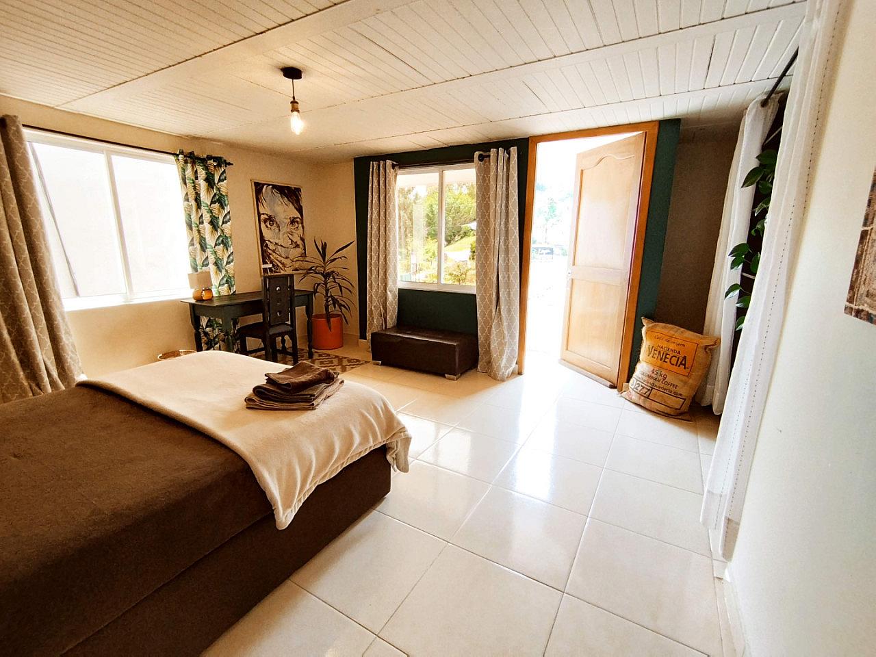 Large Private Room With Balcony - Charming home w/ an inspiring workspace surrounded by nature and community. - Gallery - 18