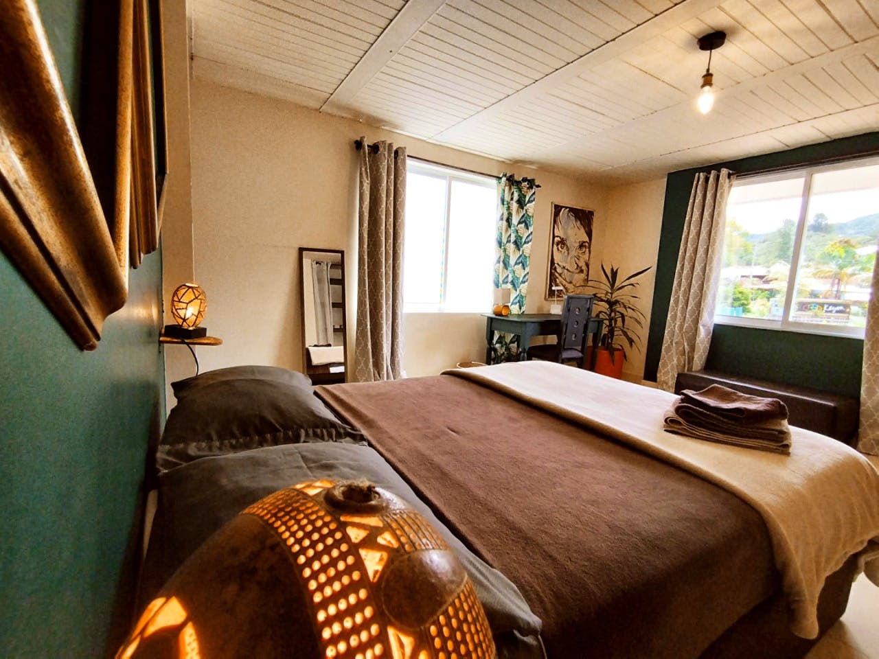 Large Private Room With Balcony - Charming home w/ an inspiring workspace surrounded by nature and community. - Gallery - 1