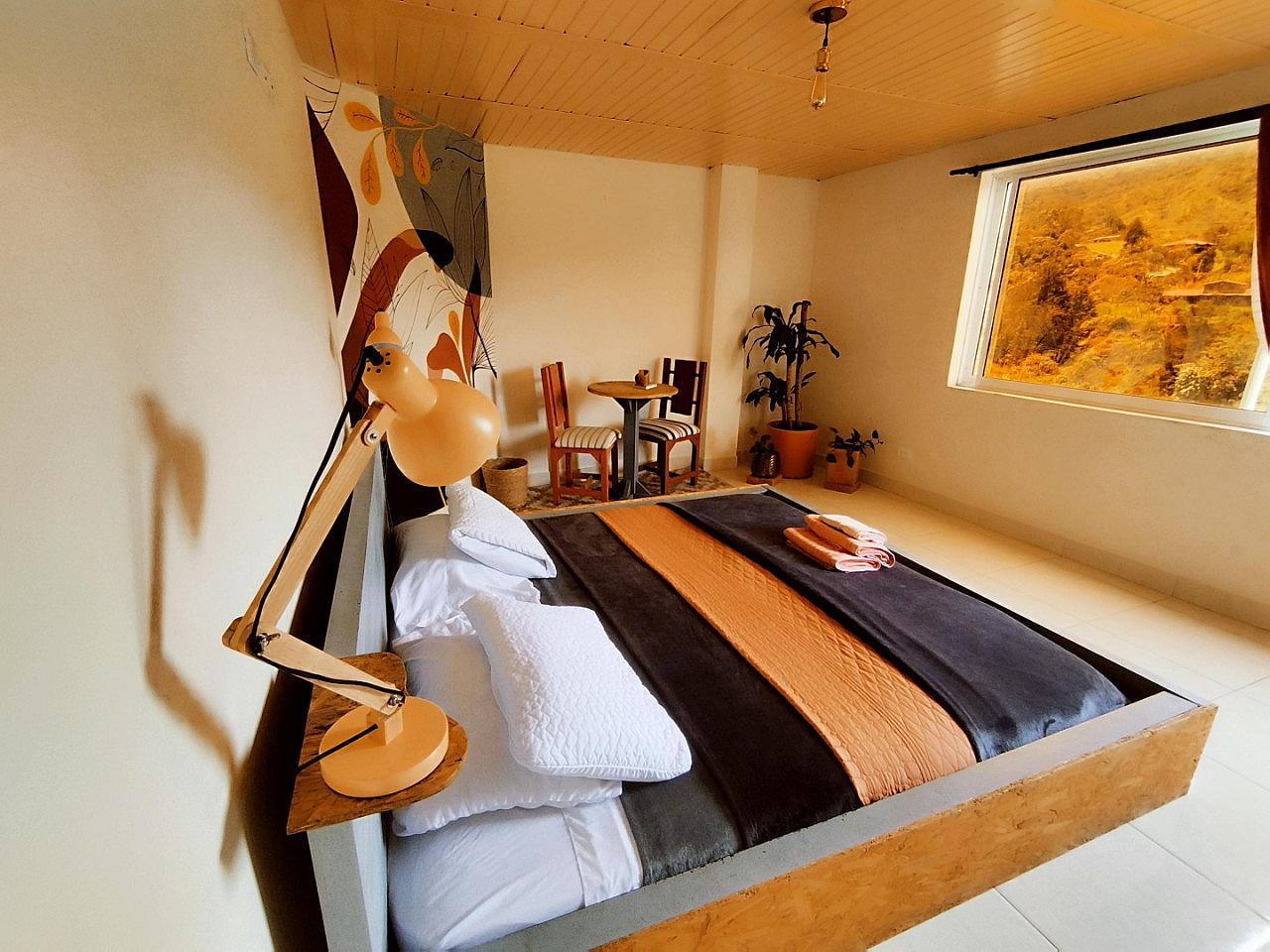 Large Private Room Kingsize Bed - Charming home w/ an inspiring workspace surrounded by nature and community. - Gallery - 17
