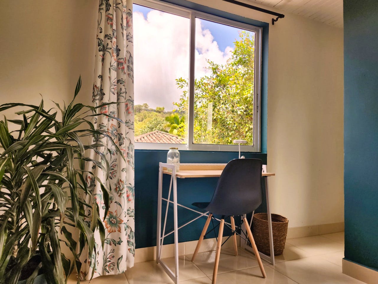 Regular Private Room - Charming home w/ an inspiring workspace surrounded by nature and community. - Gallery - 16