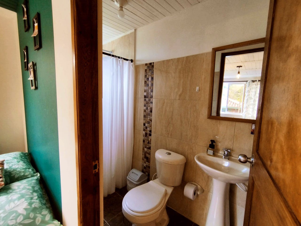 Regular Private Room - Charming home w/ an inspiring workspace surrounded by nature and community. - Gallery - 9