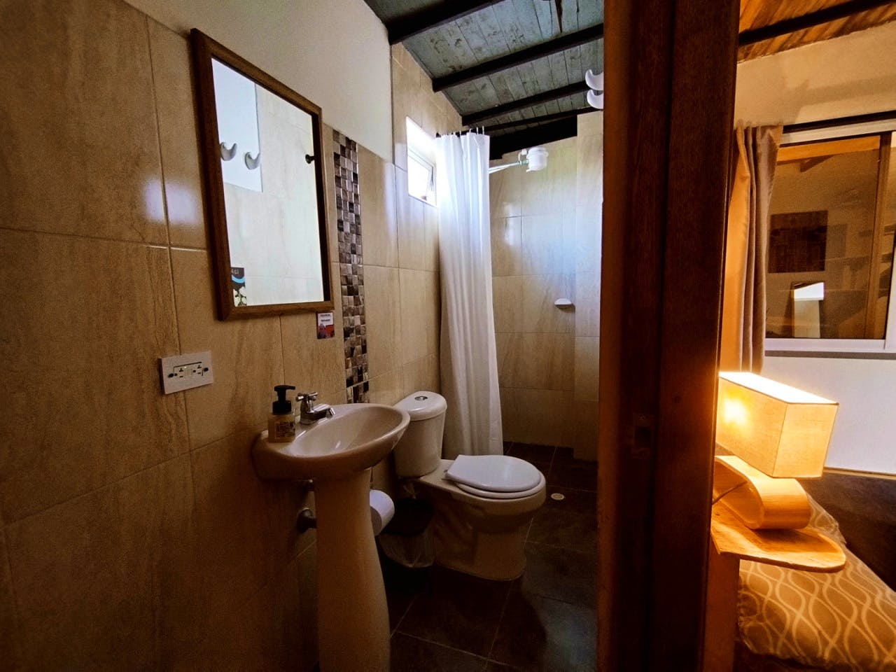 Regular Private Room - Charming home w/ an inspiring workspace surrounded by nature and community. - Gallery - 4