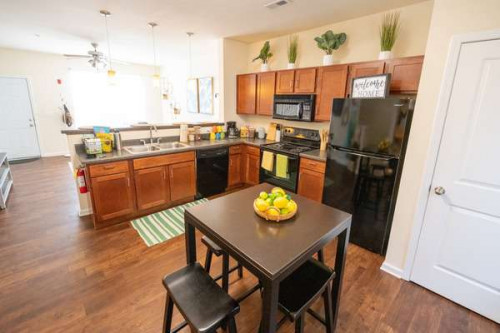 The Village at Muller Park - Gallery - 11
