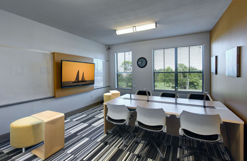 Lark Central Florida - Communal Area