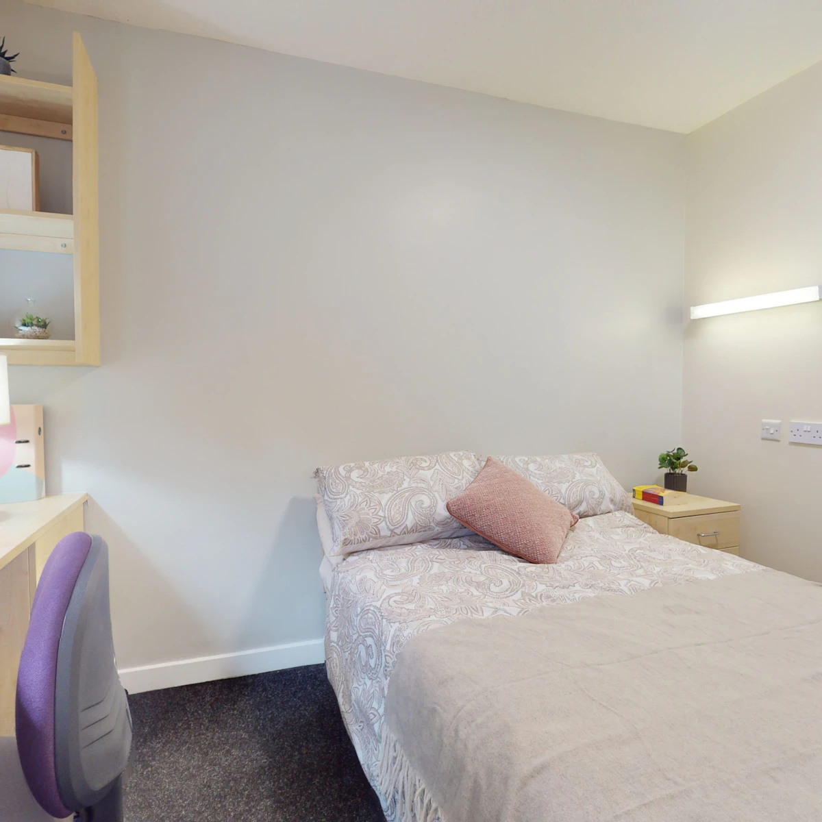  Classic 5 Bed En-Suite  -  The Pinnacles  - Gallery -  1