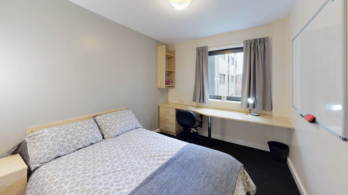  Premium 5 Bed En-Suite  -  The Pinnacles  - Gallery -  1