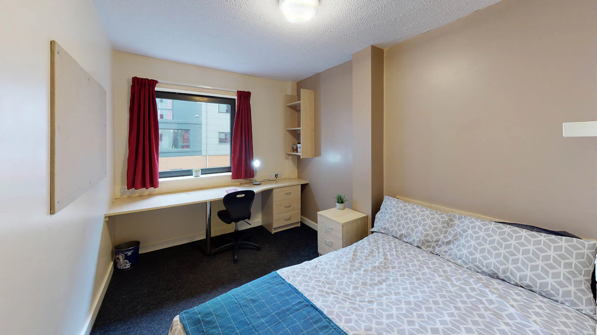  Classic 3 Bed En-Suite  -  The Pinnacles  - Gallery -  1