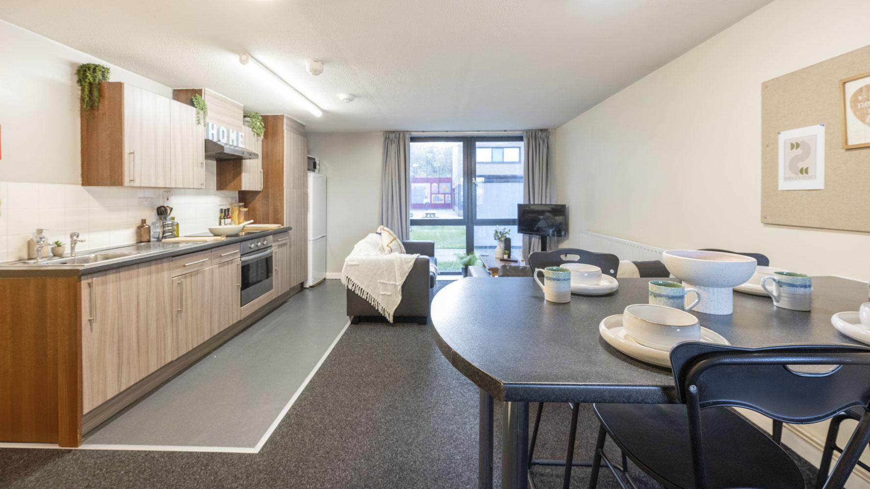  Classic 2 Bed En-Suite  -  The Pinnacles  - Gallery -  11