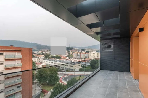 Two-bedroom penthouse in Rua Victor de Sá, Braga